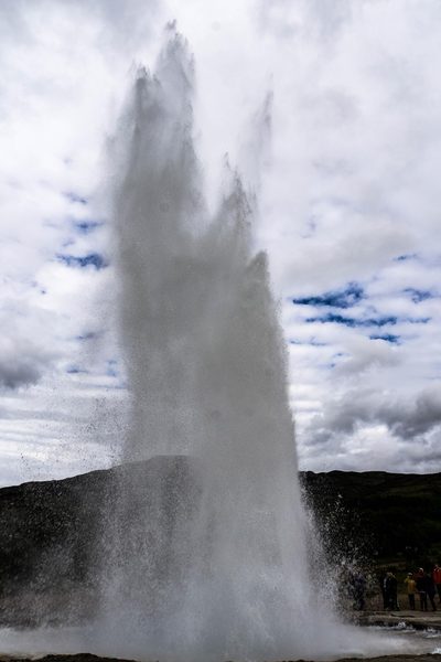 Notre 4×4, encore propre et entier, trônant fièrement dans le Landmannalaugar